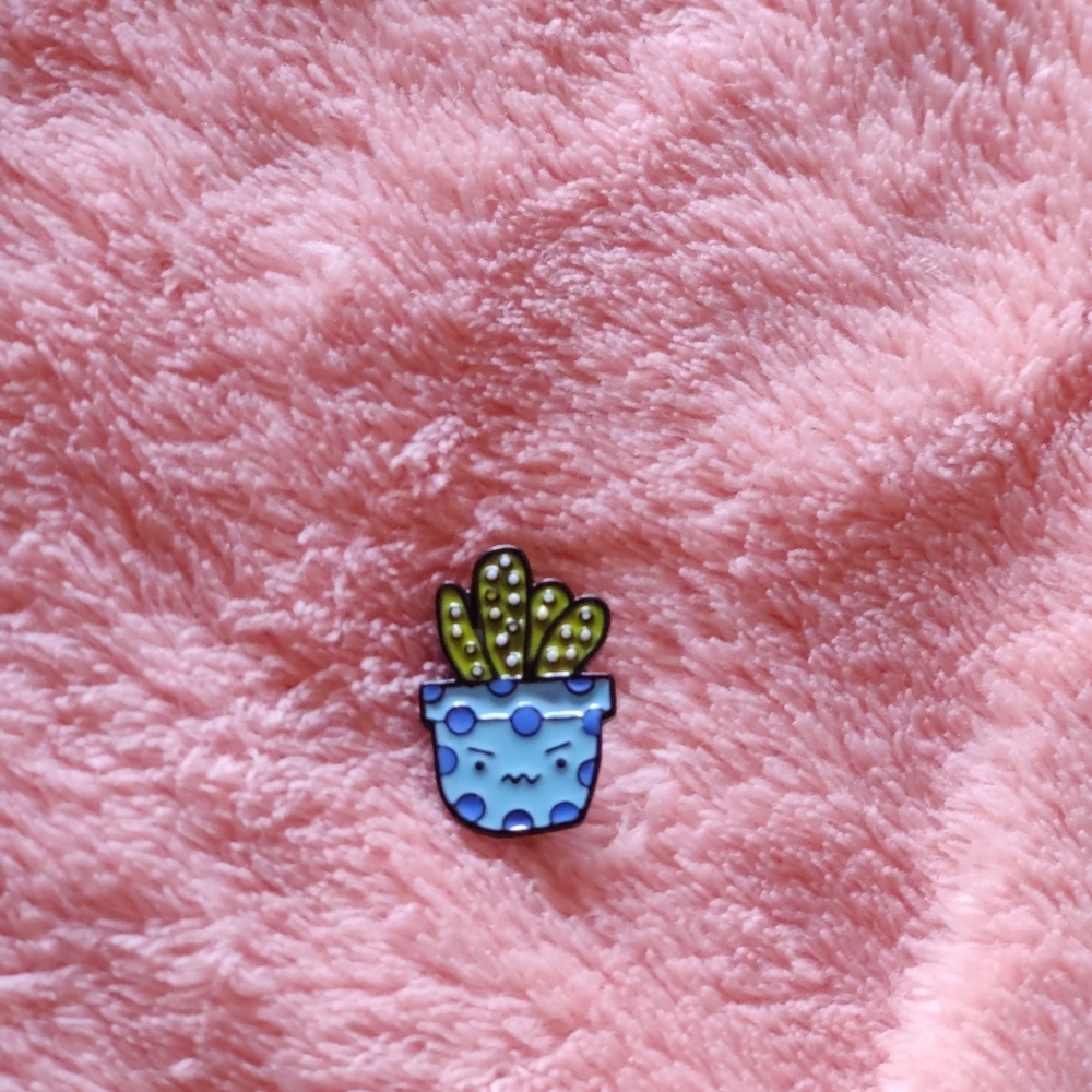 ANGRY PLANT ENAMEL PIN
